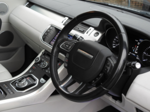 2012 Land Rover Range Rover Evoque 2.2 Sd4 Pure in White — image 2