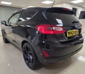 2017 Ford Fiesta 1.1 Ti-Vct Zetec Hatchback 3dr Petrol Manual Euro 6 (s/s) (85 Ps) in Multicolour — image 4