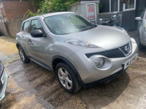 2011 Nissan Juke 1.6 Visia Euro 5 5dr in Silver — image 3