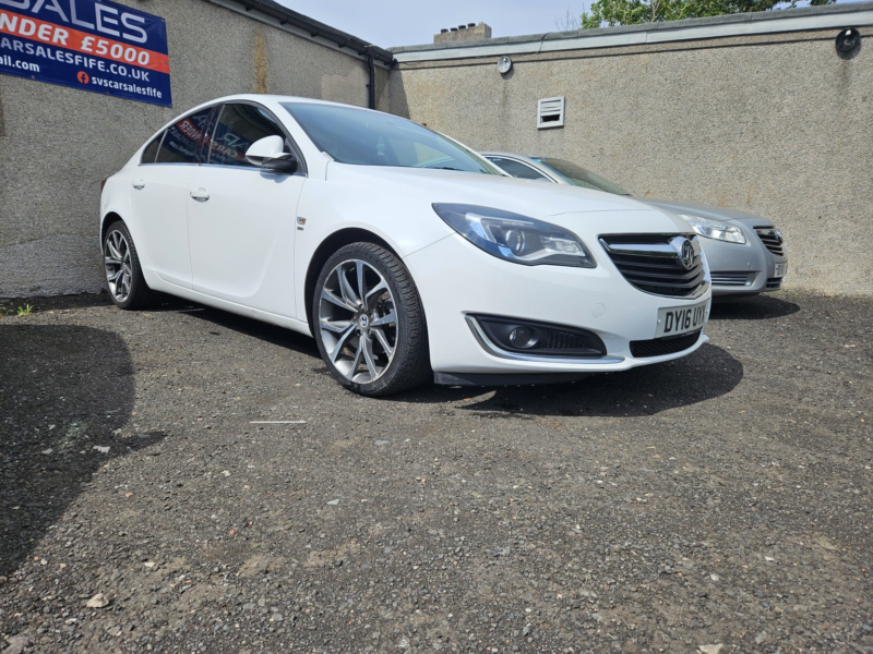 2016 Vauxhall Insignia 2.0 Cdti Sri Nav in White — image 1