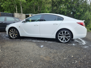 2016 Vauxhall Insignia 2.0 Cdti Sri Nav in White — image 2