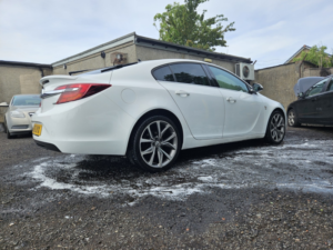 2016 Vauxhall Insignia 2.0 Cdti Sri Nav in White — image 4