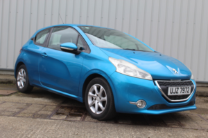 2013 Peugeot 208 1.4 Vti Active in Blue — image 2
