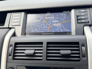 2017 Land Rover Discovery Sport Td4 Se Tech in Black — image 5