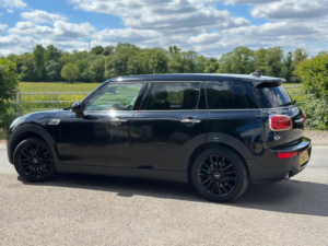 2016 MINI Clubman 2.0 Cooper D Euro 6 (s/s) 6dr in Black — image 5