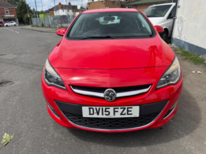2015 Vauxhall Astra 1.4i Sri Euro 6 5dr in Red — image 3