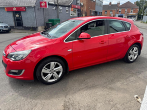 2015 Vauxhall Astra 1.4i Sri Euro 6 5dr in Red — image 5