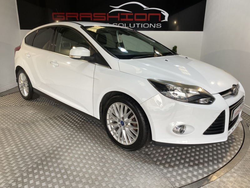 2014 Ford Focus 1.0 T Ecoboost Zetec Navigator in White — image 1
