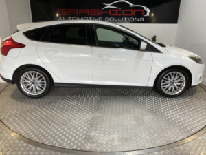 2014 Ford Focus 1.0 T Ecoboost Zetec Navigator in White — image 5