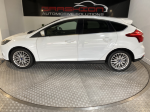 2014 Ford Focus 1.0 T Ecoboost Zetec Navigator in White — image 6
