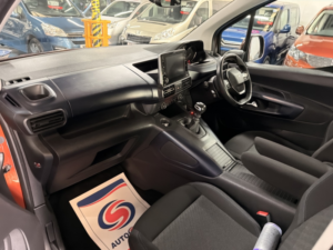 2021 Peugeot Rifter 1.5 Bluehdi Allure in Bronze — image 6