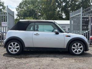 2007 MINI Convertible 1.6 Cooper Euro 3 2dr in Silver — image 5