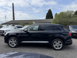 2017 Audi Q7 3.0 Tdi V6 S Line in Blue — image 5