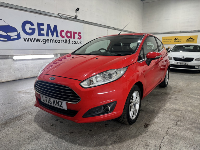 2015 Ford Fiesta 1.3 Zetec in Red — image 1