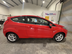 2015 Ford Fiesta 1.3 Zetec in Red — image 4
