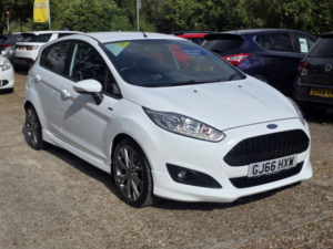 2016 Ford Fiesta 1.0 T Ecoboost St-Line in White — image 3