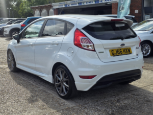 2016 Ford Fiesta 1.0 T Ecoboost St-Line in White — image 6