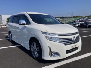 2010 Nissan Elgrand 3.5 V6 Highway Star Premium 5dr 7 Seats in White — image 3