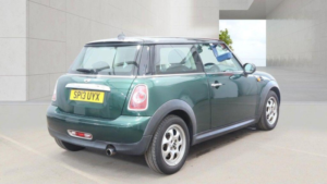 2013 MINI Hatch 1.6 Cooper Euro 5 (s/s) 3dr in Green — image 4