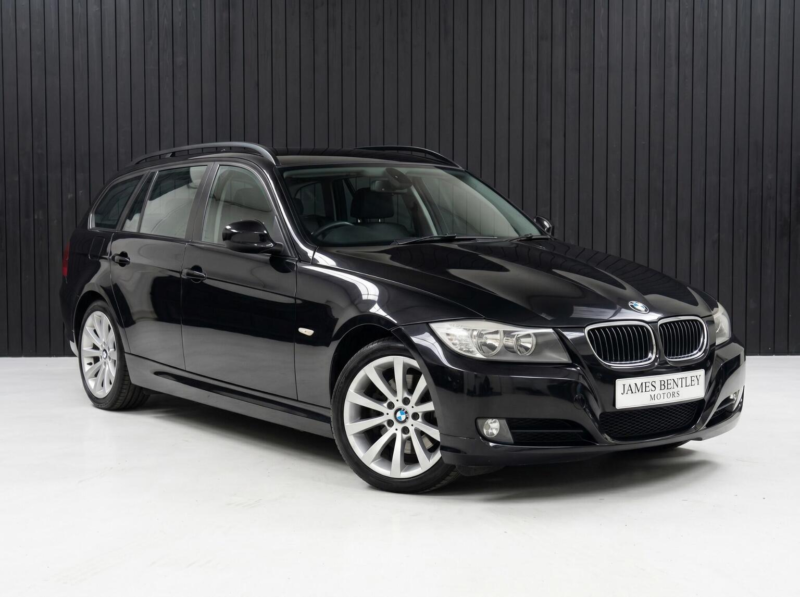 2011 BMW 3 Series 2.0 318i Se Touring Euro 5 (s/s) 5dr in Black — image 1