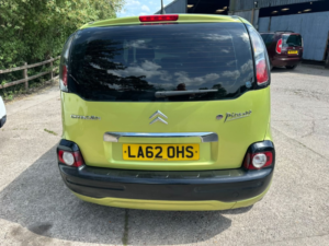 2012 Citroen C3 Picasso 1.6 Hdi Vtr+ in Green — image 4