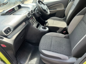 2012 Citroen C3 Picasso 1.6 Hdi Vtr+ in Green — image 5