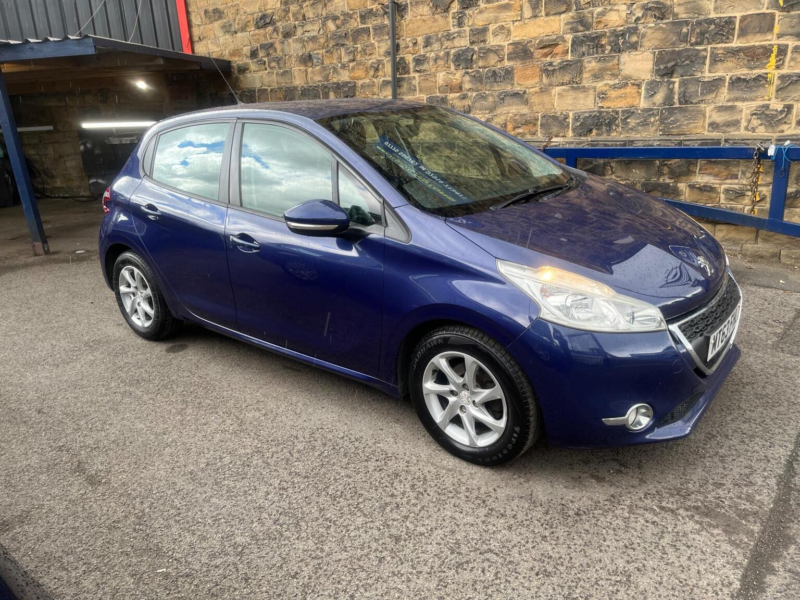 2013 Peugeot 208 1.4 Hdi Active Euro 5 5dr in Blue — image 1