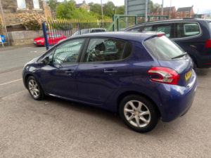 2013 Peugeot 208 1.4 Hdi Active Euro 5 5dr in Blue — image 6