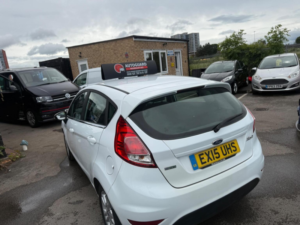 2015 Ford Fiesta 1.0t Ecoboost Zetec Euro 6 (s/s) 5dr in White — image 5