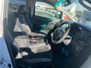 2014 Toyota Vellfire 2.4 Golden Eyes 2 5dr 7 Seats in White — image 6