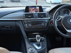2013 BMW 3 Series 3.0 330d Modern Auto Euro 5 (s/s) 4dr in White — image 4