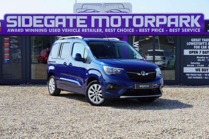 2020 Vauxhall Combo Life 1.2 Turbo Elite Auto Euro 6 (s/s) 5dr in Blue — image 1