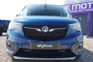 2020 Vauxhall Combo Life 1.2 Turbo Elite Auto Euro 6 (s/s) 5dr in Blue — image 5