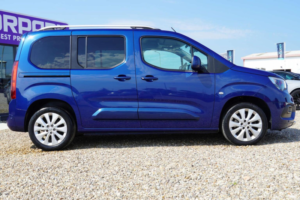2020 Vauxhall Combo Life 1.2 Turbo Elite Auto Euro 6 (s/s) 5dr in Blue — image 6