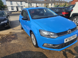 2015 Volkswagen Polo 1.0 Bluemotion Tech Se in Blue — image 2