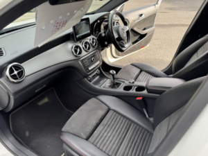 2018 Mercedes-Benz Gla 2.1 Gla200d Amg Line in White — image 2