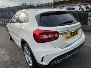 2018 Mercedes-Benz Gla 2.1 Gla200d Amg Line in White — image 6