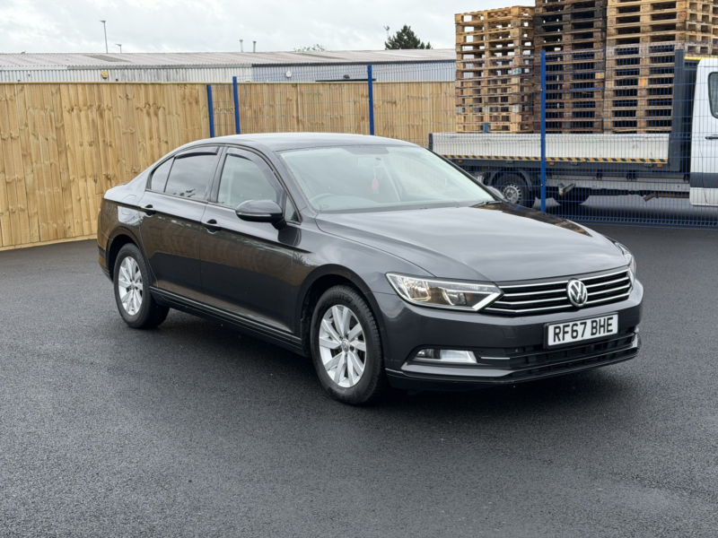2018 Volkswagen Passat 1.6 Tdi S in Grey — image 1