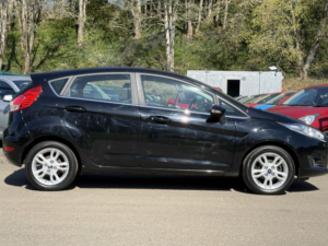 2016 Ford Fiesta 1.0t Ecoboost Zetec Hatchback 5dr Petrol Manual Euro 6 (s/s) (100 Ps) in Multicolour — image 5