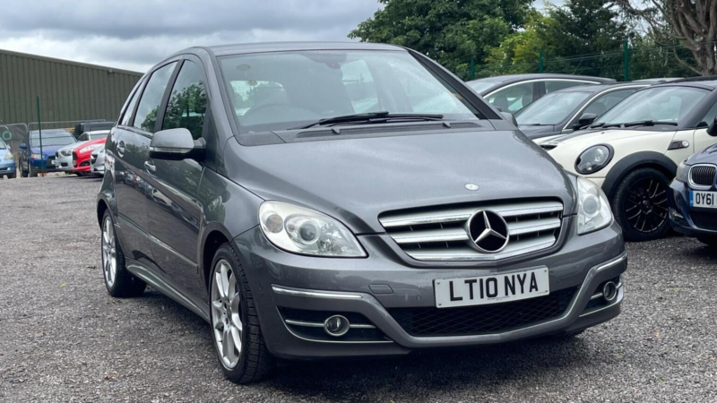 2010 Mercedes-Benz B Class 2.0 B180 Cdi Sport CVT 5dr in Grey — image 1