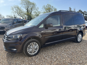 2020 Volkswagen Caddy Maxi Life Auto 7 SEAT Wav Automatic Wheelchair Accessible Vehicle 2.0 Tdi in Purple — image 4