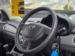2012 Hyundai I10 1.2 Classic Hatchback 5dr Petrol Manual Euro 5 (85 Bhp) in Black — image 4