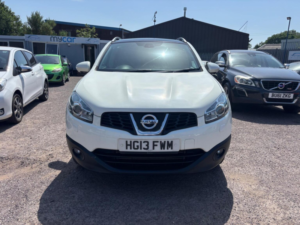 2013 Nissan Qashqai 1.6 Dci Tekna 2WD Euro 5 5dr (avm) in White — image 6