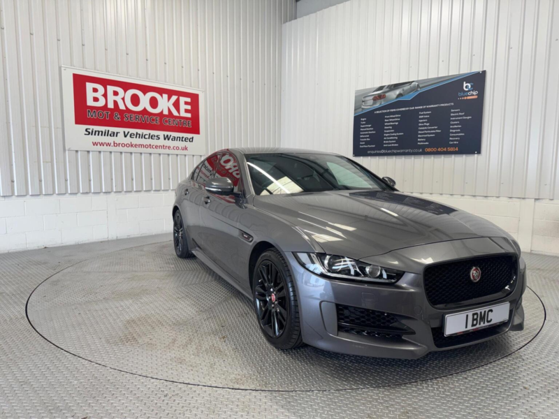 2017 Jaguar Xe 2.0d R-Sport Auto Euro 6 (s/s) 4dr in Grey — image 1