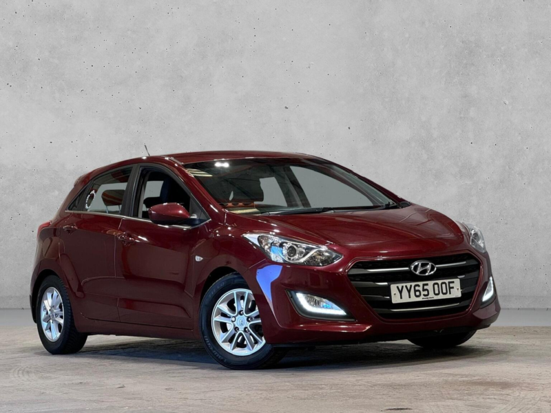 2015 Hyundai I30 1.6 Crdi Blue Drive Se Euro 6 (s/s) 5dr in Red — image 1