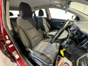 2015 Hyundai I30 1.6 Crdi Blue Drive Se Euro 6 (s/s) 5dr in Red — image 3