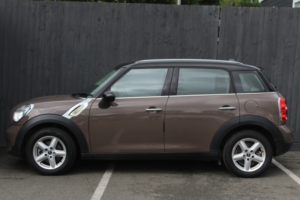 2012 MINI Countryman 1.6 Cooper Countryman in Brown — image 3