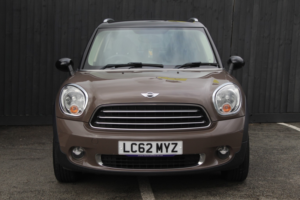 2012 MINI Countryman 1.6 Cooper Countryman in Brown — image 5