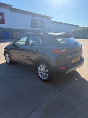 2019 Kia Stonic 1.4 2 SUV 5dr Petrol Manual Euro 6 (s/s) (98 Bhp) in Grey — image 3