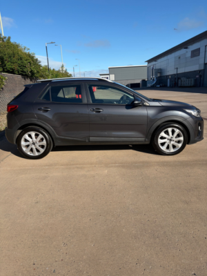 2019 Kia Stonic 1.4 2 SUV 5dr Petrol Manual Euro 6 (s/s) (98 Bhp) in Grey — image 6